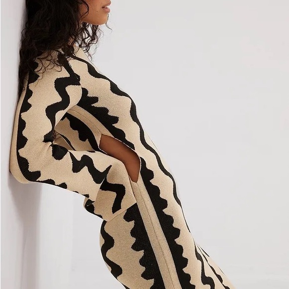 *SOLD OUT* NA-KD Kimono Sleeve Knitted Maxi Dress - Picture 3 of 5